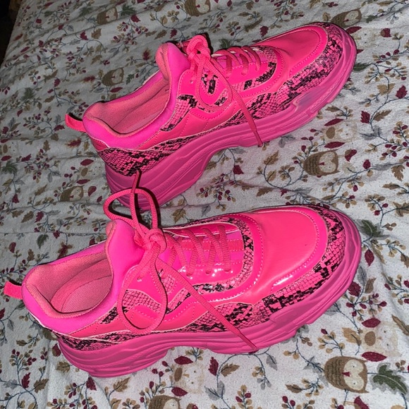 Jessica Simpson (Neon Pink) Python Print Speedey - Picture 1 of 4